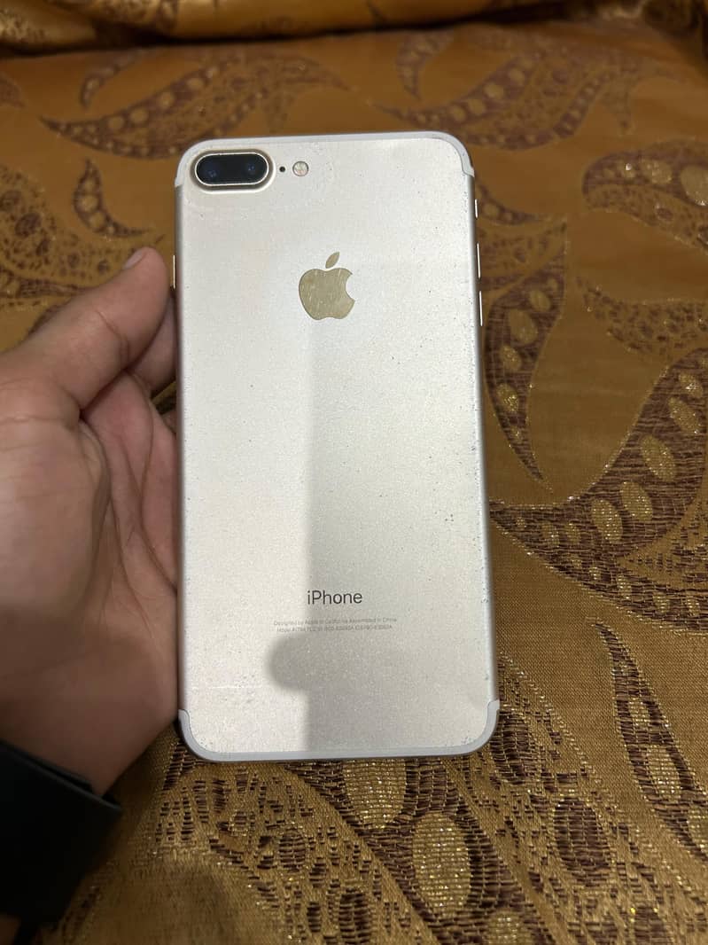Apple iPhone 7 Plus 1