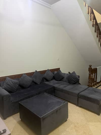 L SHAPED- 7 SEATER