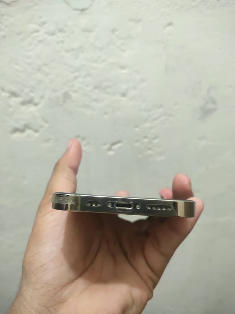 Apple iPhone 14 Pro 1
