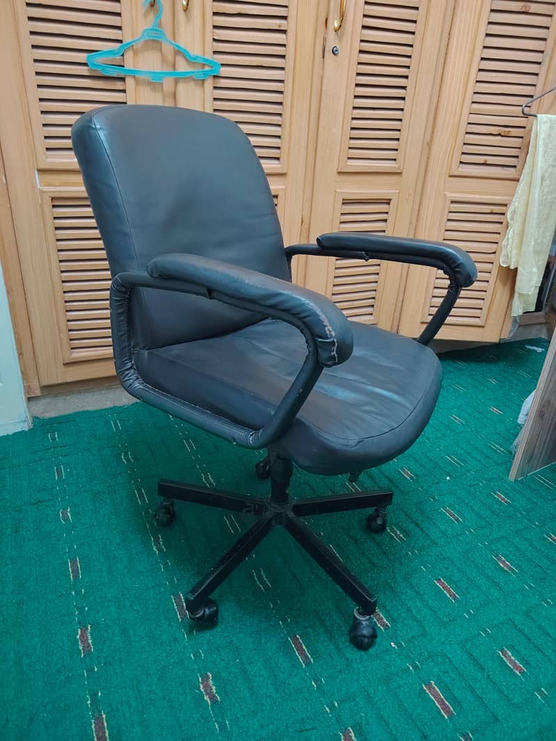 computer /study chair 3