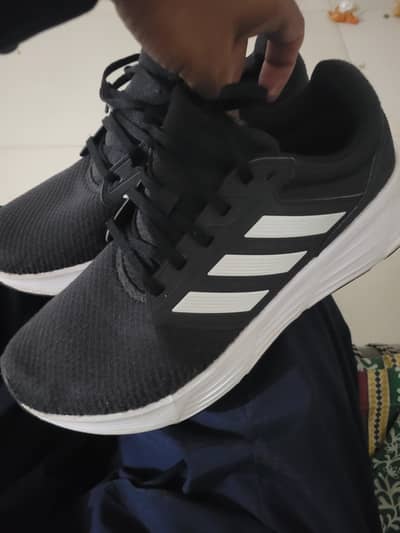 adidas 8 1/2 premium condition