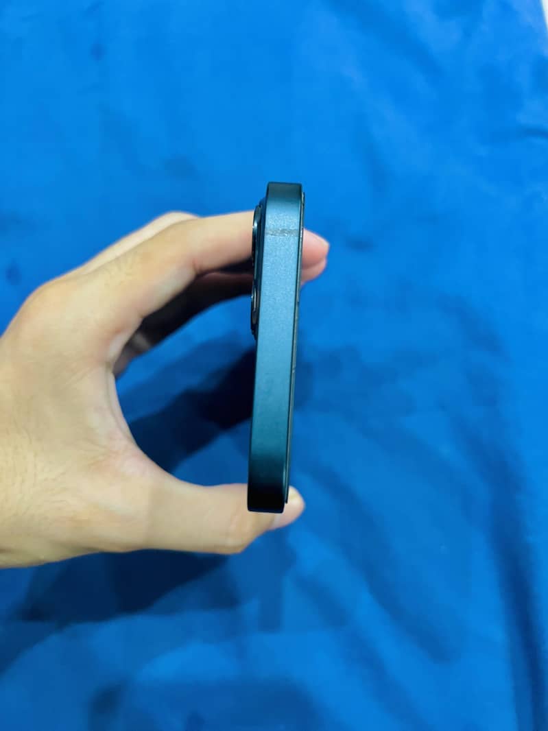 Apple iPhone 13 6
