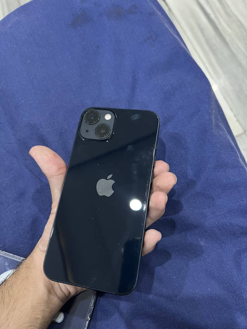 Apple iPhone 13 8