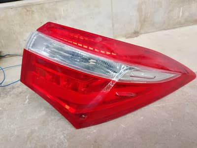 Toyota Corolla Grande break light