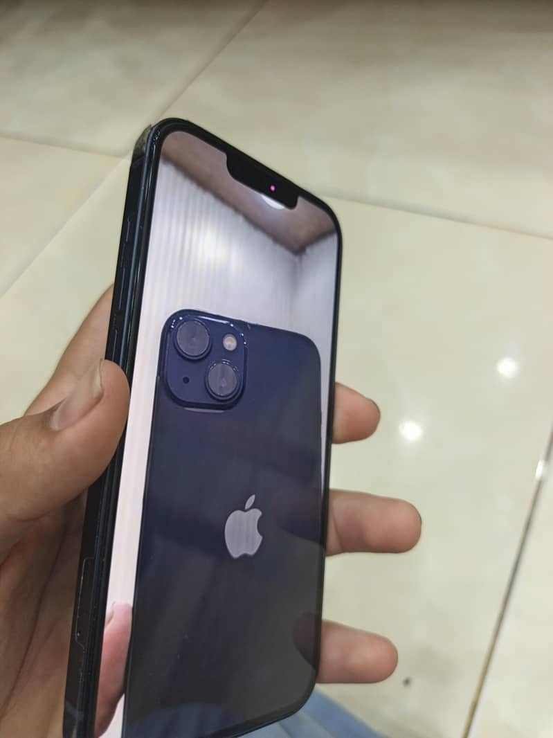 Apple iPhone 13 0