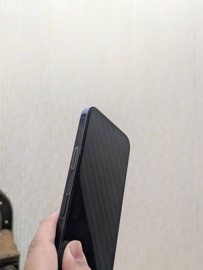 Apple iPhone 13 2