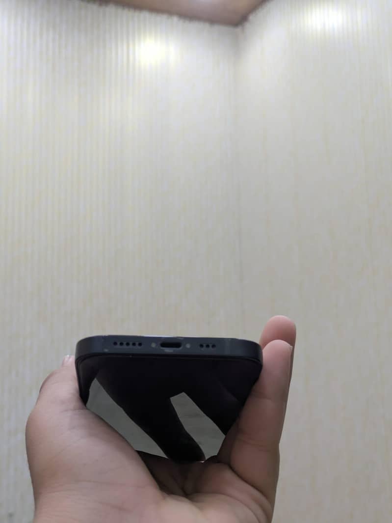 Apple iPhone 13 16