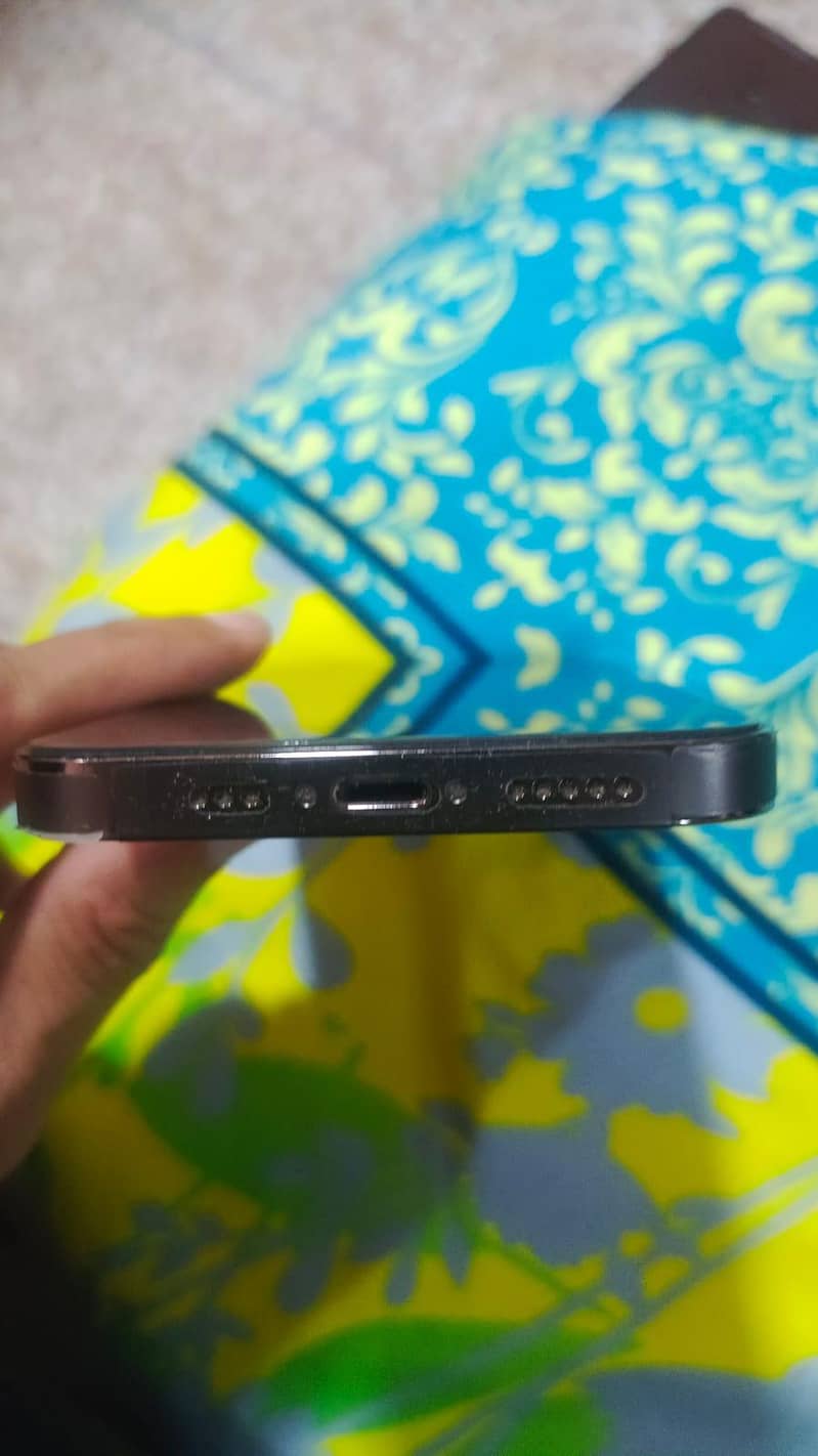 Apple iPhone 13 Pro 3