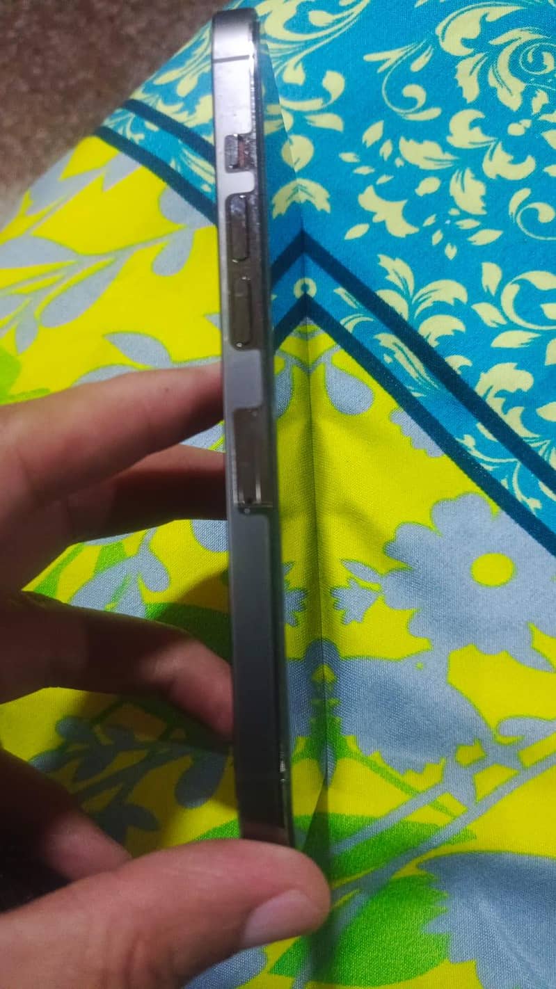 Apple iPhone 13 Pro 4