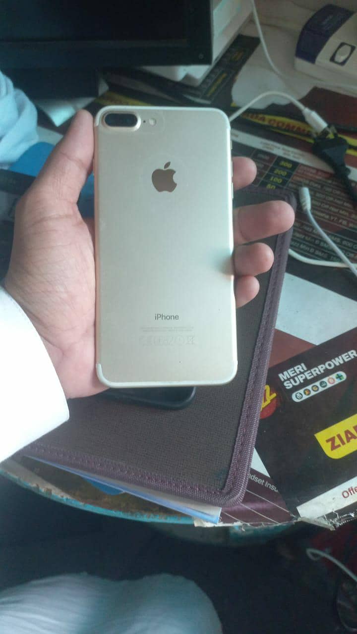 Apple iPhone 7 Plus 0