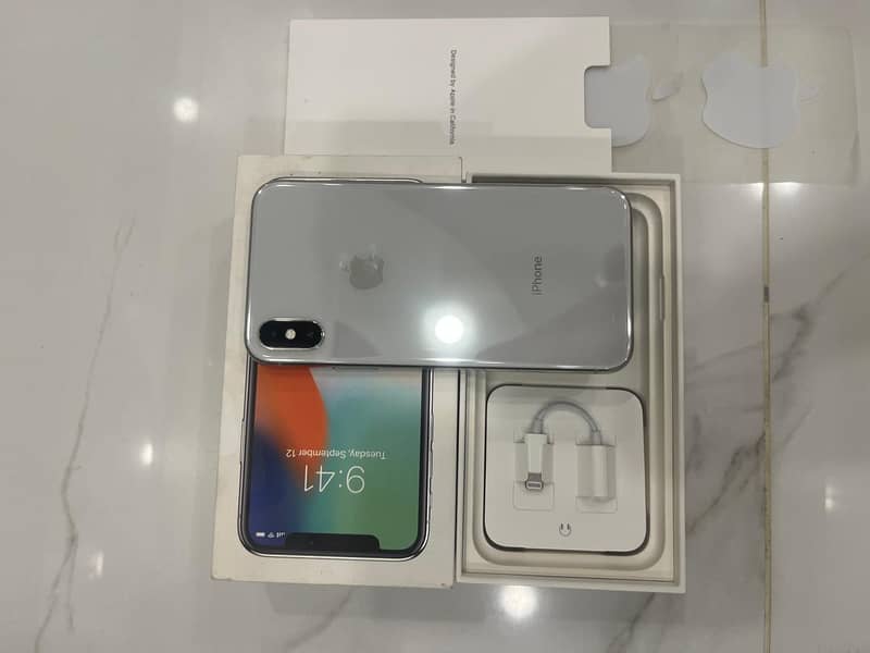 Apple iPhone X 4