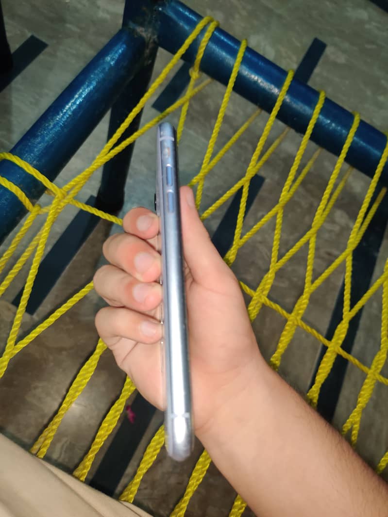 Apple iPhone 11 1
