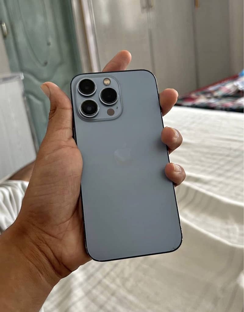 Apple iPhone 13 Pro 2