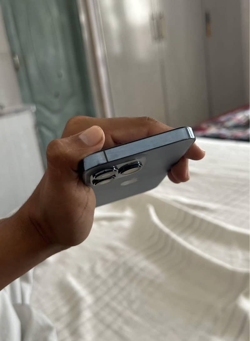 Apple iPhone 13 Pro 4