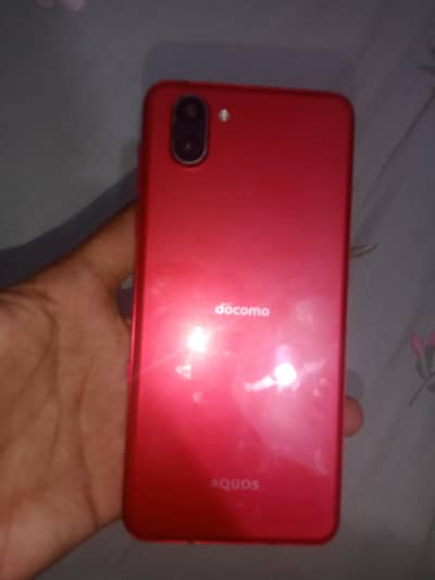 Sharp Aquos R3