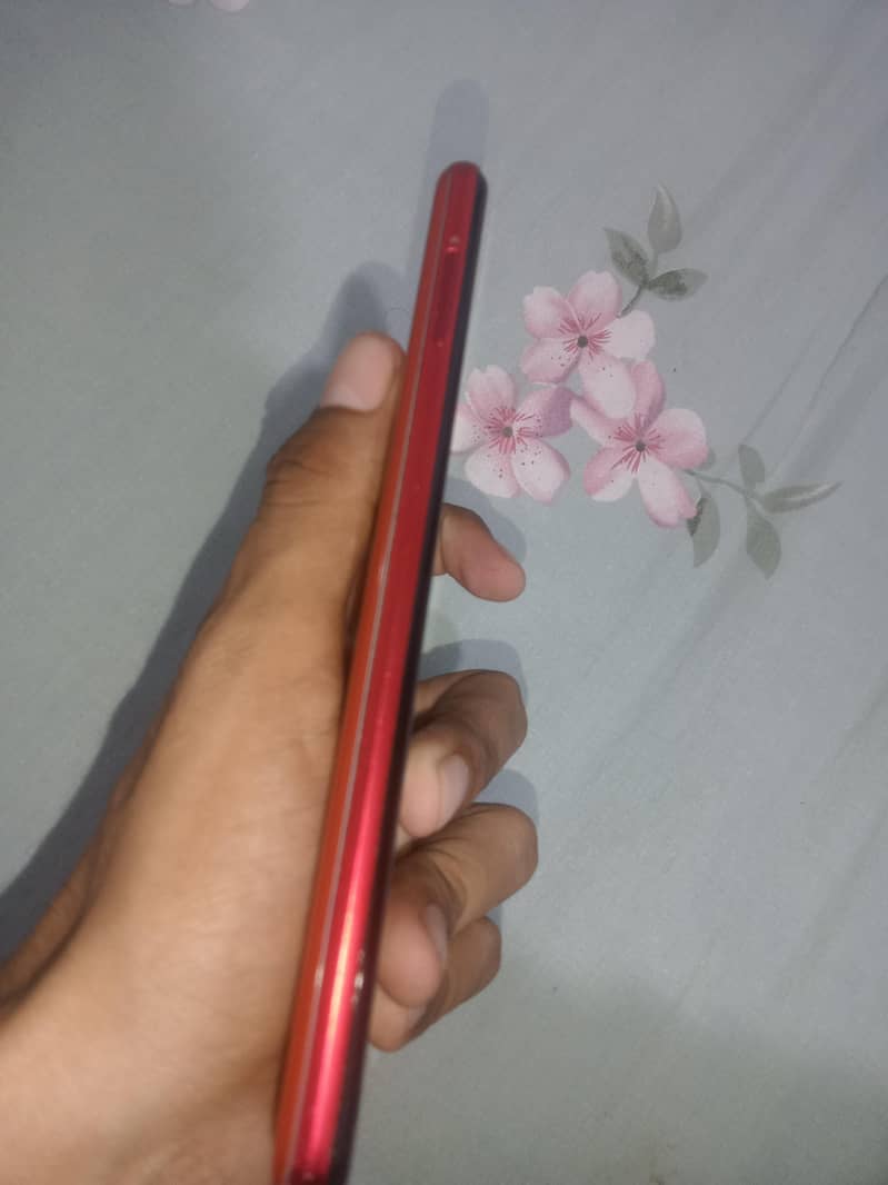 Sharp Aquos R3 1