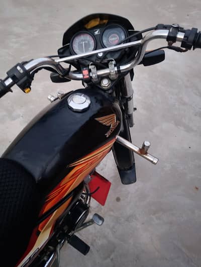 Honda Dream 70cc black color bike all genuine