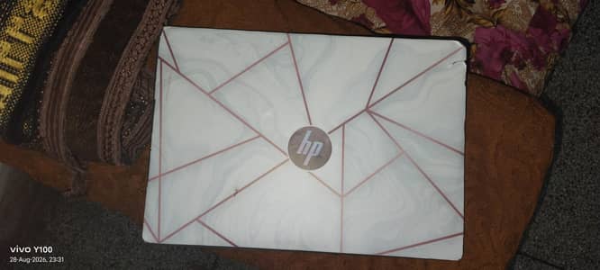 hp cromebook 11ag8ee  32gb for sale  only few scratches on back all ok