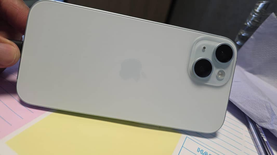 Apple iPhone 15 4