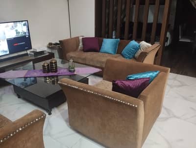 7 seater neat n clean sofa for sale made from lhr and solid wood