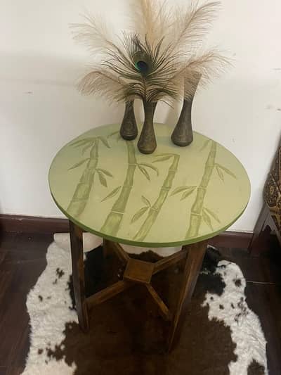 aesthetic room decor/coffee table