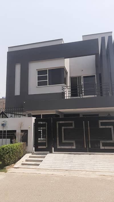 10 Marla House For Sale In Paragon City Lahore