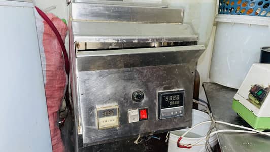 Urgent Sale Fryer in low price