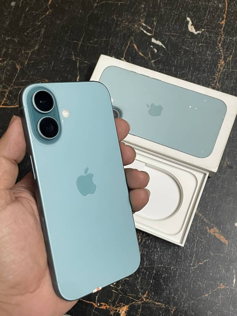 Apple iPhone 16 0