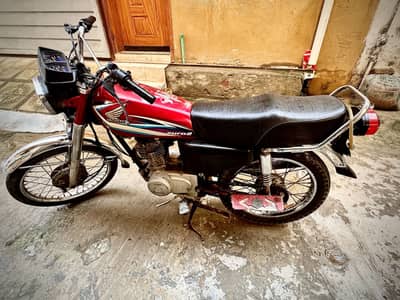 Honda 125 Model 2014 - Reasonable Price / Urgent Sale