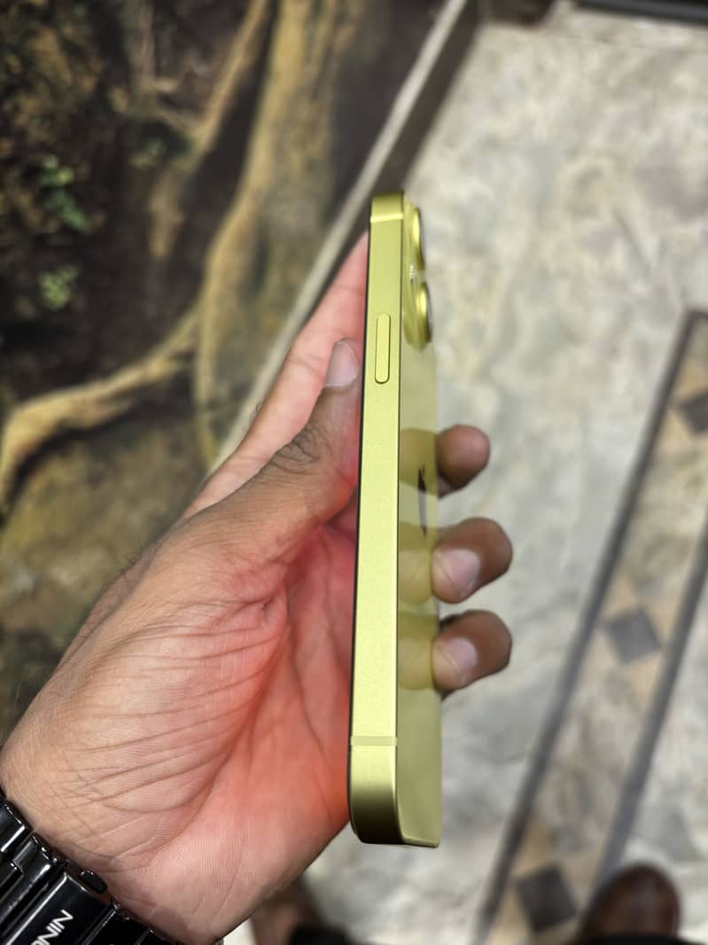 Apple iPhone 14 5