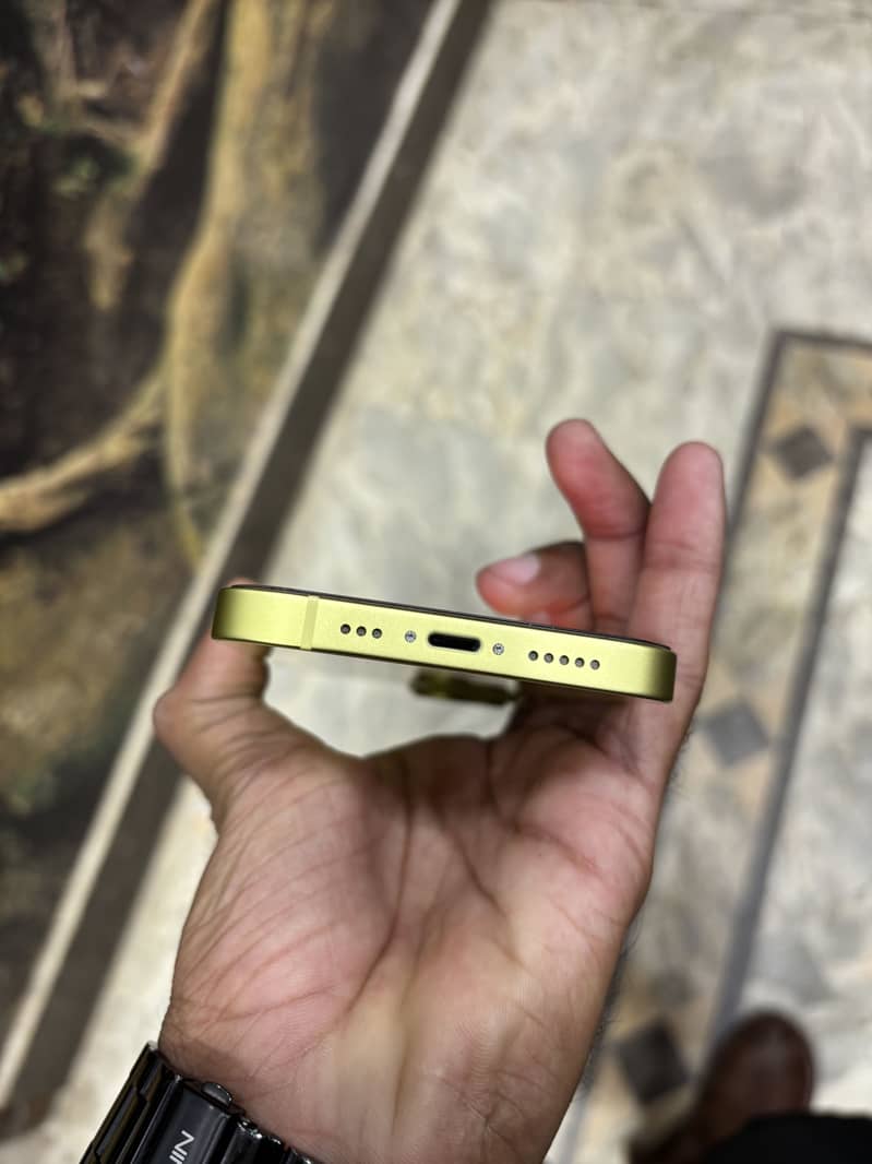 Apple iPhone 14 7