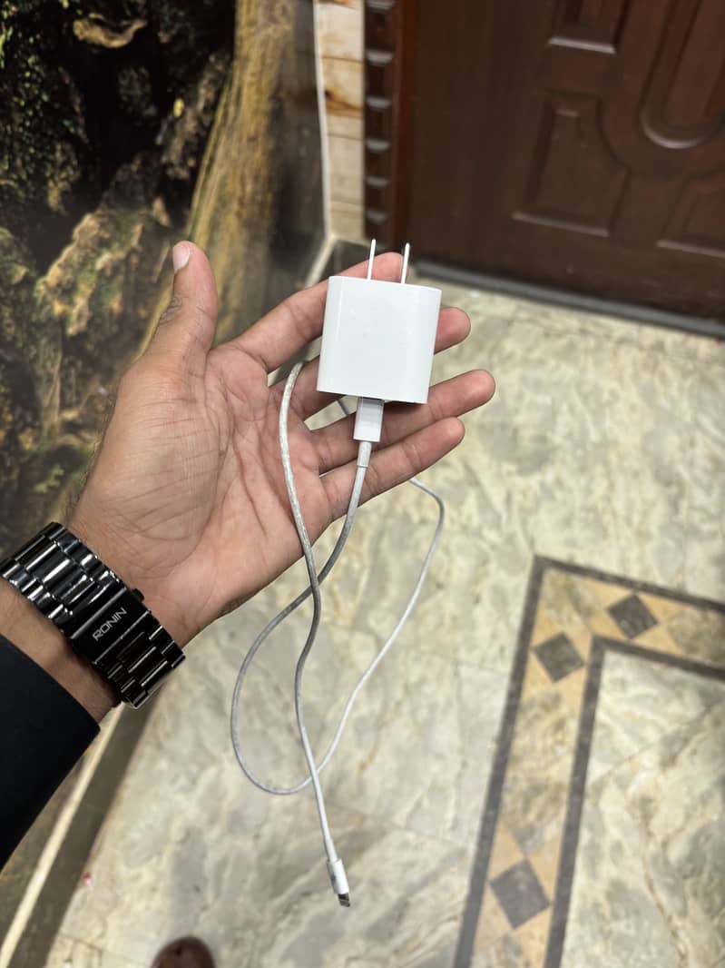 Apple iPhone 14 13