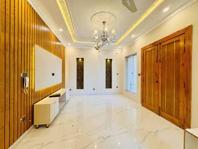 Golden Opportunity This House) GROUND & L- GROUND PORTION Available With Gas 4 to 5 Bedroom in Soan Garden