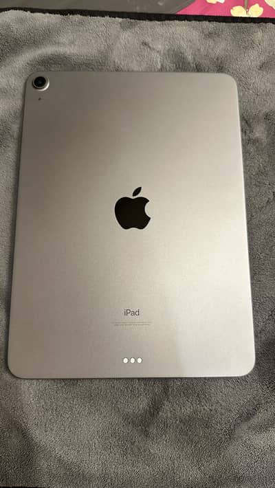PRISTINE CONDITION IPAD AIR 4