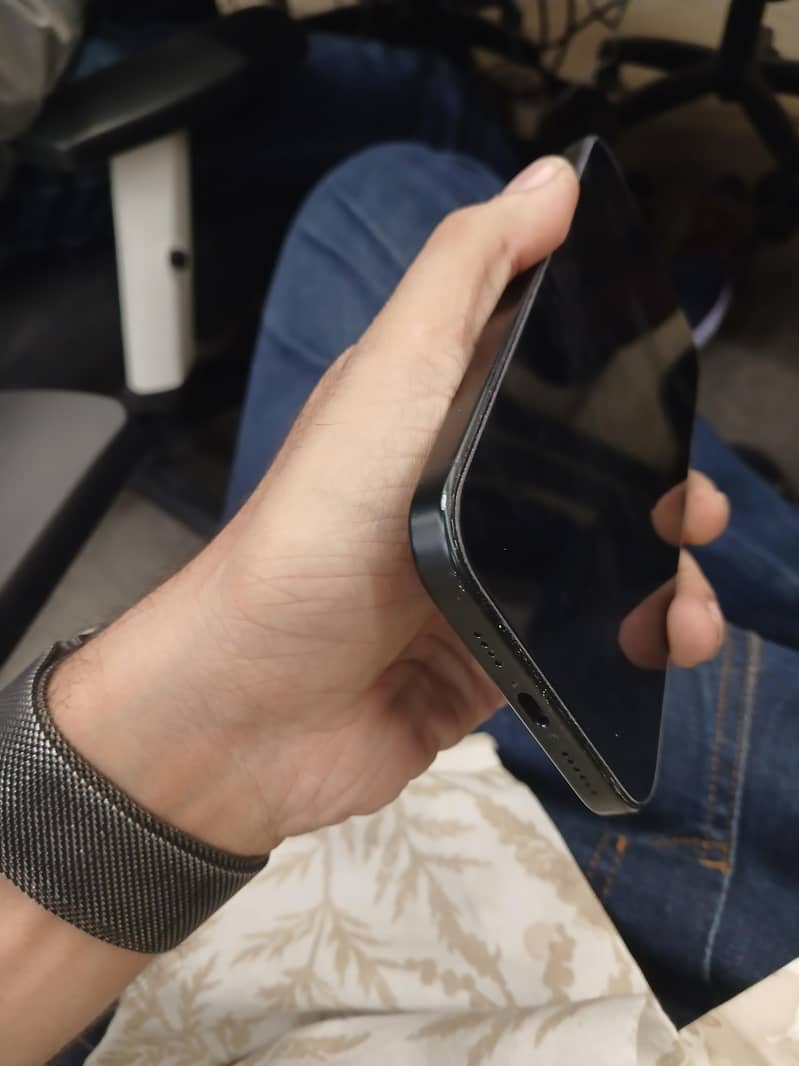 Apple iPhone 15 plus 10