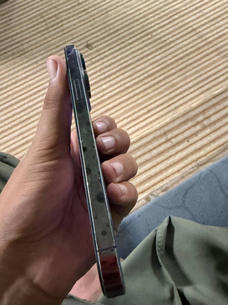 Apple iPhone 14 Pro Max 1