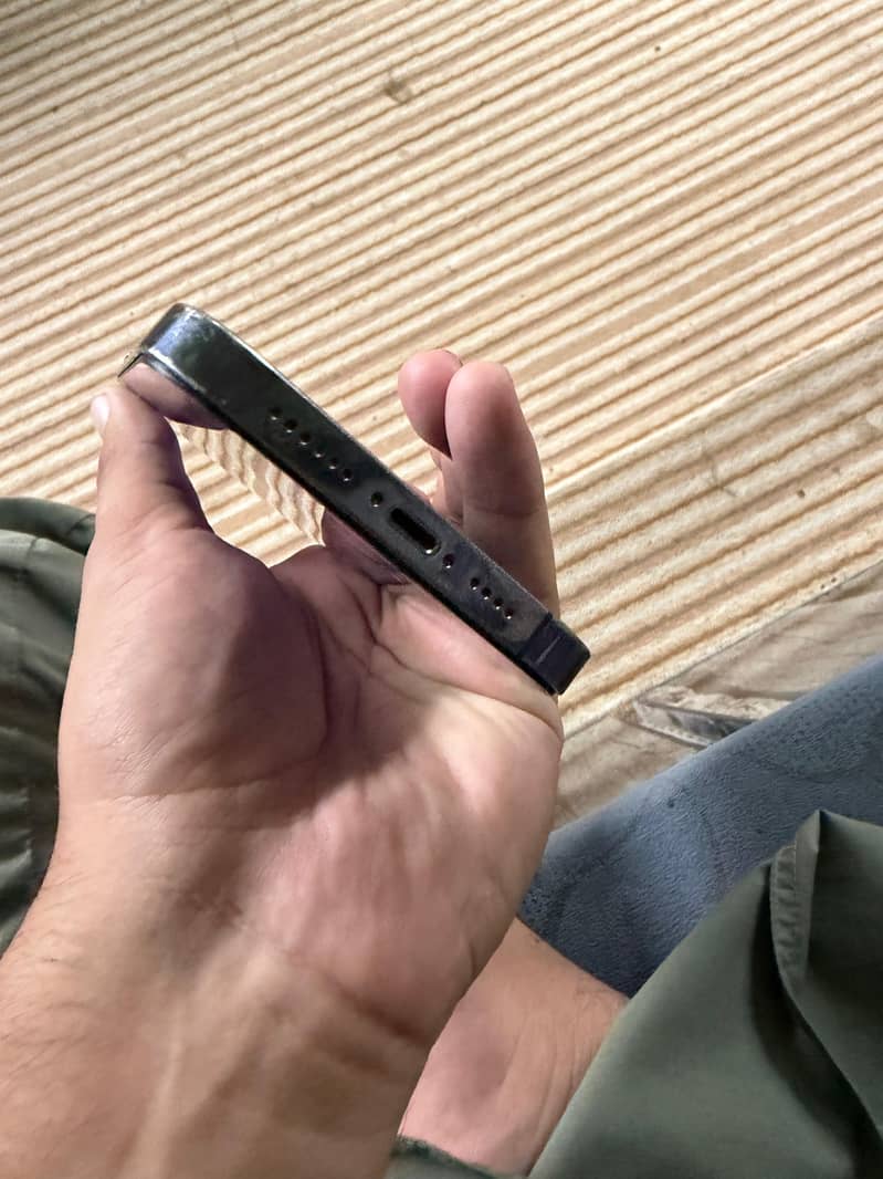 Apple iPhone 14 Pro Max 6