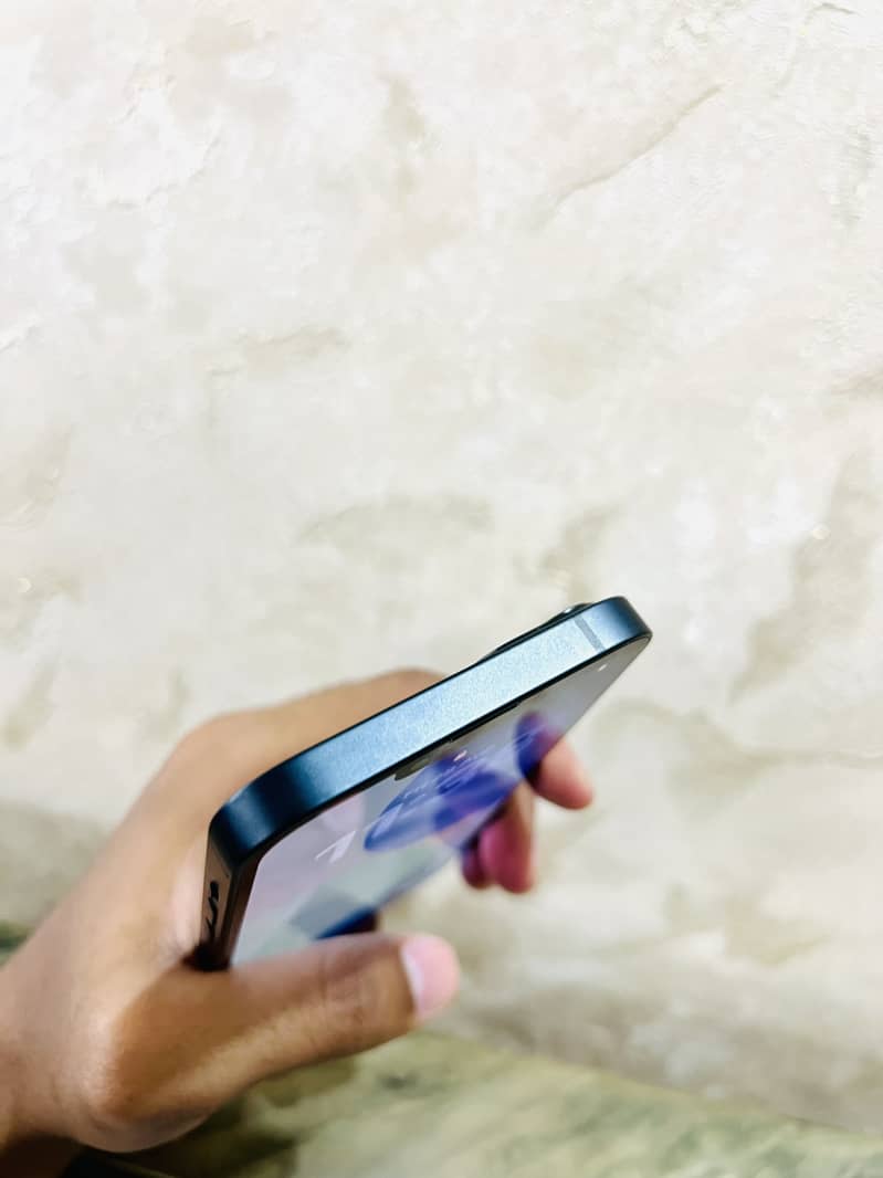 Apple iPhone 13 3