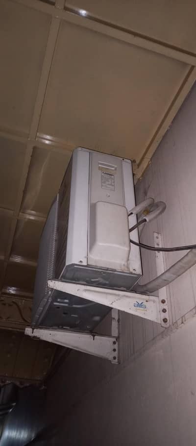 very  good 1.5 ton AC quick and fast cooling price is negotiable