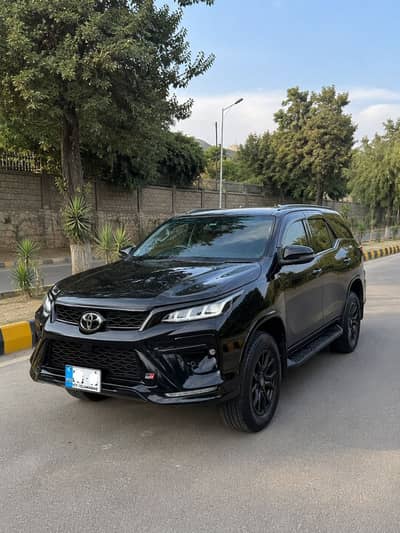 Fortuner grs 2023