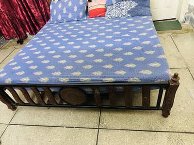 Double Bed with Mattress - king Size