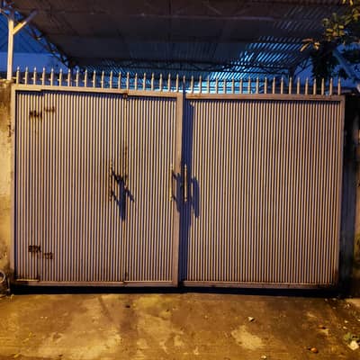 Gate for sale Gate   Description  Size. . . .  Urgent for sale