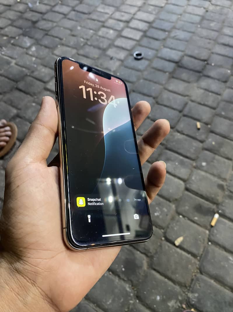 iPhone XS Max 1