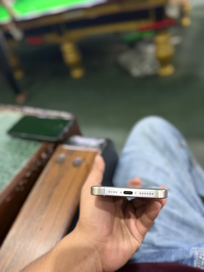 Apple iPhone 15 Pro Max 1