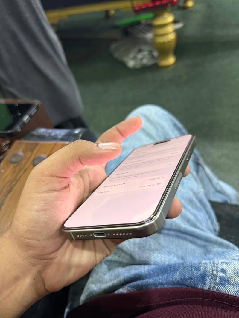Apple iPhone 15 Pro Max 6