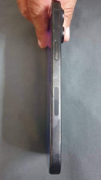 Iphone 15 pro max 92% Battery