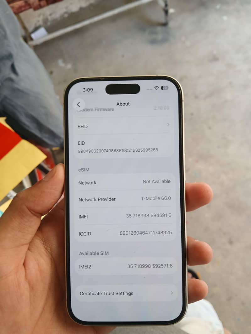 Apple iPhone 16 9