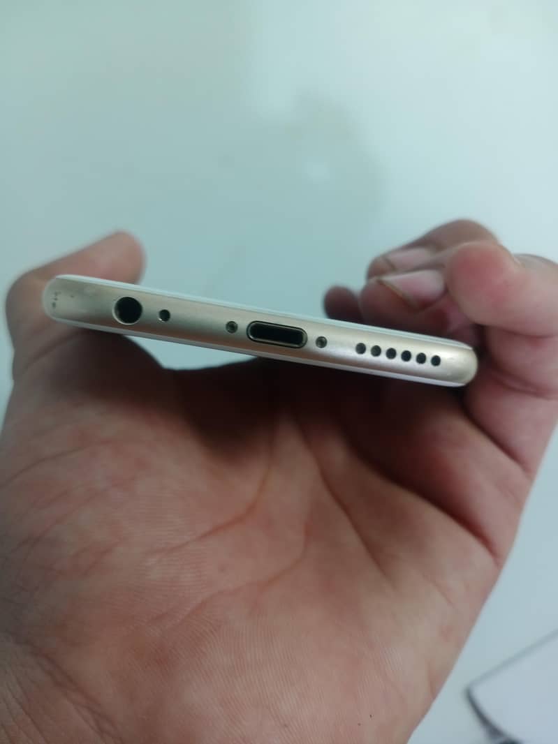 Apple iPhone 6S 1