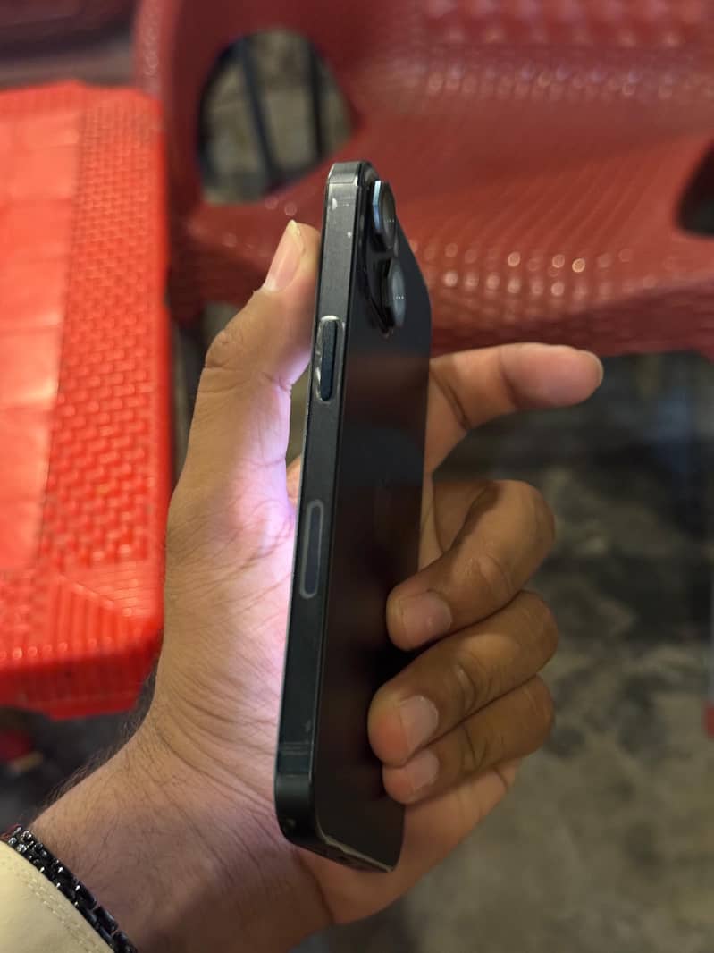 Apple iPhone 13 6