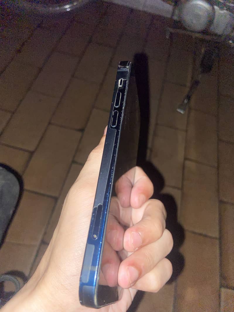 Apple iPhone 12 2